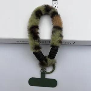 Cinturino da polso per telefono in peluche leopardato, ciondolo alla moda per borse.