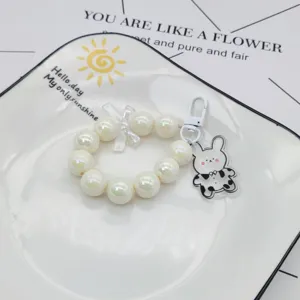 Perlen Hasen Schlüsselanhänger mit süßem Handgelenk Armband und Zubehör Detail Stil