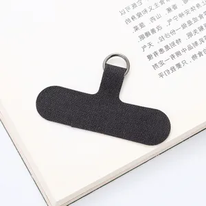 Universelle schwarze Stoff Handy Halterung Lasche mit Metall D Ring für sichere Handykordel.