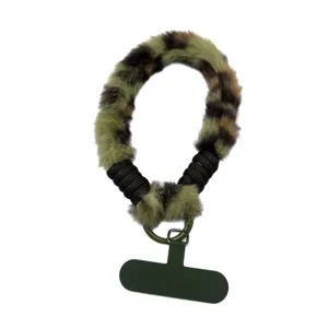 Cinturino da polso per telefono in peluche leopardato, cordino invernale per borsa