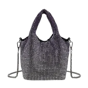 Sac seau scintillant en strass violet avec bandouliere chaine metal femme pochette elegante