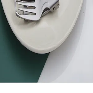 Outdoor Camping Klappgabel tragbar Edelstahl Titan Geschirr Detailansicht Nahaufnahme.