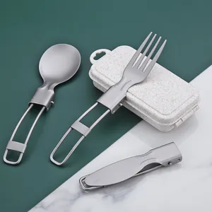 Tragbares Outdoor Camping Faltbesteck Set aus Titan mit Aufbewahrungsbox Gabel und Löffel.