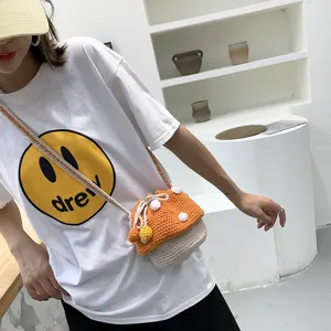 Sac bandoulière champignon au crochet fait main, sac seau en tricot orange et blanc