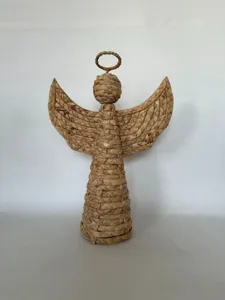 Handgefertigte Stroh gewebte Engel Figur Tischdekoration rustikale Pflanzenfaser Heim Ornamente