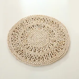 Round hand-woven corn husk placemat, rustic heat resistant table mat for kitchen dining table.