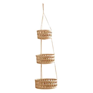 Vue détaillée du panier suspendu tressé à 3 niveaux, jardinière décorative naturelle.