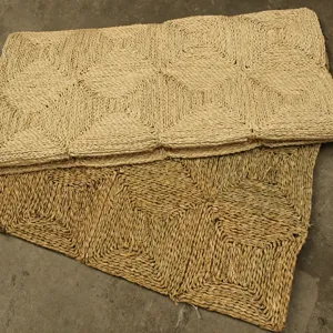 Natural corn leaf woven area rug, handmade rustic floor mat for living room and tea table decor.