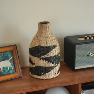 Vase en paille tressee retro decorative style boheme pour decoration de table de salon