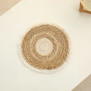 Natural handmade woven round placemat heat insulation pad for dining table kitchen use