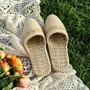 Handmade woven straw closed toe slippers casual indoor comfort shoes summer beach style