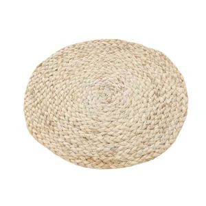 Handmade woven straw mat for pets parrot chewing toy natural grass round pad daily use.