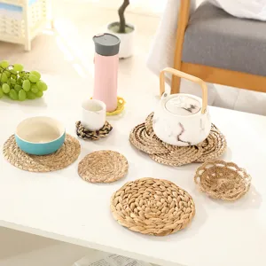Natural Cattail Woven Placemat Heat Resistant Round Table Mat Handcrafted Straw Table Mat Kitchen Dining Table Decor