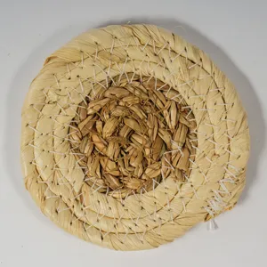 Japanese Style Handmade Woven Placemat Natural Cattail Rope Cornhusk Coaster Thickened Heat Insulation Table Mat