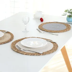 Set de table rond tissé minimaliste nordique résistant à la chaleur design élégant chic.