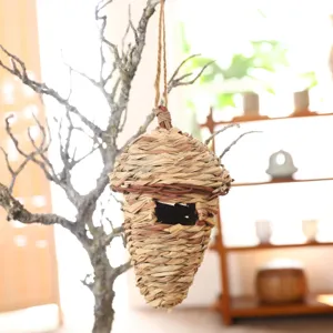 Handmade woven grass bird nest hanging pet breeding house natural fiber outdoor garden decor