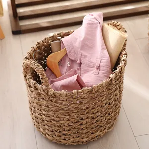 Handcrafted straw woven storage basket natural seagrass flower pot holder pastoral home decor.