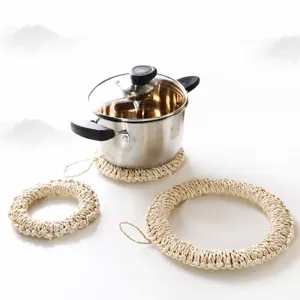 Natural Corn Leaf Woven Pot Mat Heat Resistant Placemat Handmade Plant Fiber Round Table Mat For Kitchen Dining Room