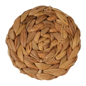 Hand-woven water hyacinth placemat round natural straw heat-resistant dining table mat.