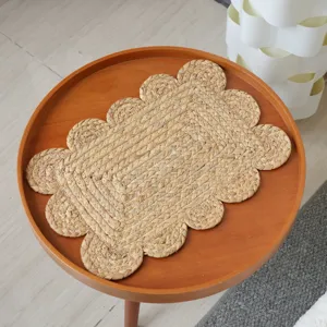 Set de table tressé en paille naturelle fait main résistant à la chaleur bord festonné
