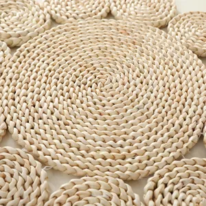 Handmade corn husk woven placemat pastoral style round insulation table mat for home decor