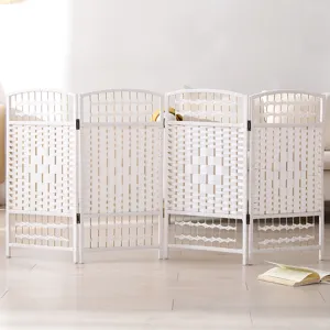 Détail de paravent séparateur de pièce tressé blanc, texture rotin naturel, déco.