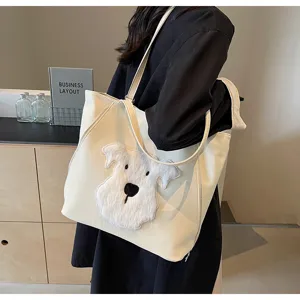 Weisse PU Leder Damen Handtasche mit flauschigem Hunde Patch, lässiger Umhängetasche.