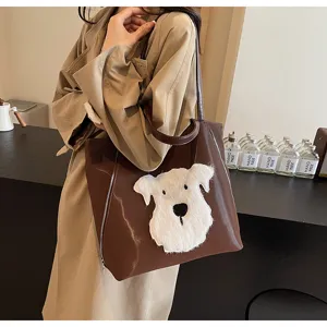 Lässige Damenbraune Tragetasche mit süßem flauschigen weißen Hundedesign, geräumig und schick.