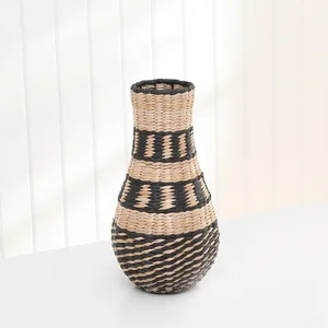 Handcrafted straw woven vase retro desktop decorative flower container for dry floral decor