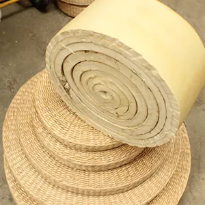 Natural straw woven futon cushion thick tatami meditation yoga mat for home floor decor.
