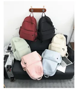 Einfacher leichter Reiserucksack für Studenten, großer lässiger Tagesrucksack für den Alltag.