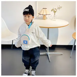 Lichte kinder borsttas met contrasterende kleur crossbody tas voor jongens en meisjes.