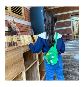 Sac de poitrine dinosaure mignon pour enfants garçon sac bandoulière voyage détails