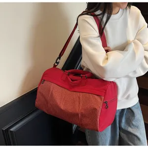 Large capacity red checkered gym duffel bag, lightweight shoulder travel bag for women.