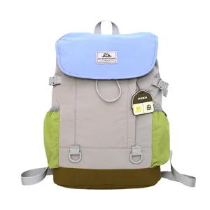 Casual color-block backpack for women, lightweight travel daypack for hiking and daily outdoor use.