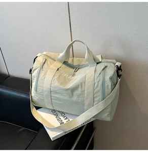Sac de voyage décontracté et léger pour le fitness et le yoga avec une grande capacité.
