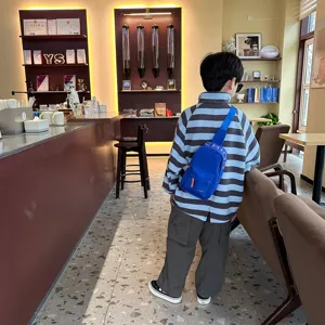 Kids casual chest bag stylish boys single shoulder crossbody bag for daily streetwear.