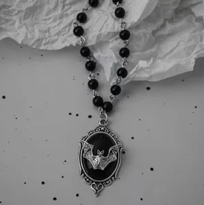 Collier Pendentif Chauve-Souris Gothique Y2K Vintage Choker Perles Noires Femme Bijoux