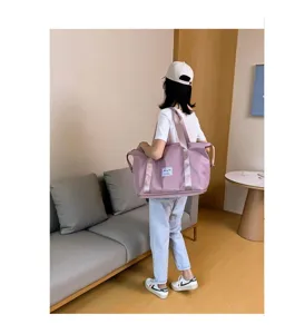 Große Reise-Sporttasche für Damen, wasserdichte Weekender Tasche und Fitnessgepäck für Kurzreisen.