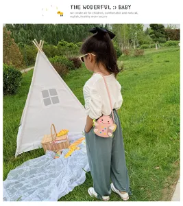 Χαριτωμένο παιδικό τσαντάκι χιαστί, σχέδιο έντομο κινουμένων σχεδίων, κομψό αξεσουάρ.