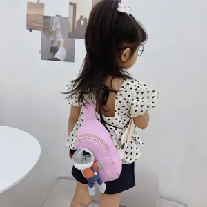 Grazioso mini borsello da petto per bambini con peluche mucca, elegante borsa a tracolla.