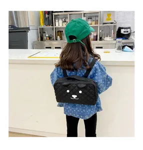 Zwarte gewatteerde beren kinderrugzak canvas tas met schattige oren voor dagelijks gebruik.