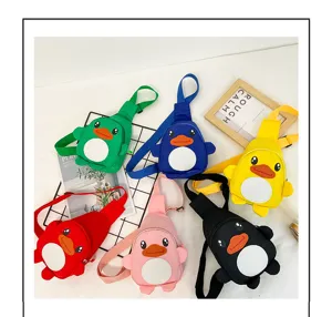 Sac de poitrine mignon pour enfants canard dessin animé, sac bandoulière en nylon coloré.