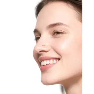 Delicado piercing de nariz con tres cristales brillantes para un estilo de moda diario.