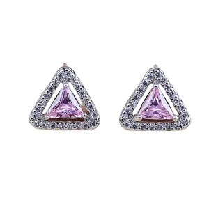 Eleganti orecchini a lobo geometrici a triangolo in zirconia cubica per donne, design minimalista.