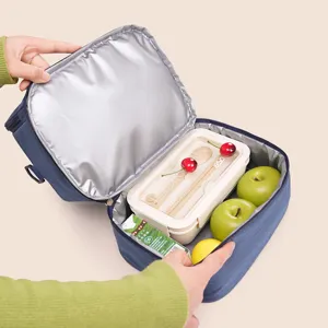 Oxford cloth insulated lunch bag with double-layer aluminum foil for food keeping detail view