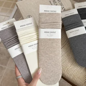 Classic solid color pure cotton slouch socks for women, soft daily casual knitwear hosiery.