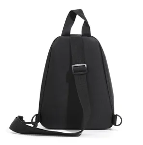 Black single shoulder cycling insulated lunch bag detail, portable bento thermal cooler.