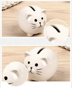 Keramik Sparschwein Detailansicht mit Münzschlitz und feinen Gesichtsmerkmalen verarbeitet.