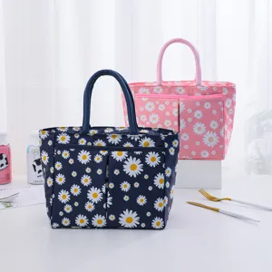 Oxford cloth thermal lunch bag with cute daisy pattern, portable bento bag for work and picnic.